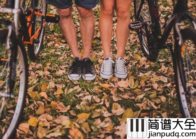 爱爱爱钢琴谱_方大同_我在这里陪你无奈